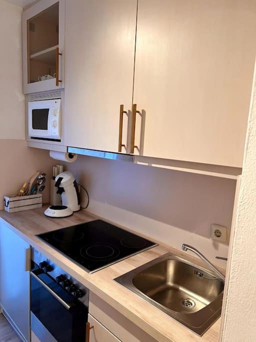 Stylish Studio Apartment With Beautiful Balcony Ingolstadt Exterior photo