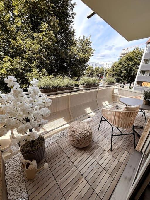 Stylish Studio Apartment With Beautiful Balcony Ingolstadt Exterior photo