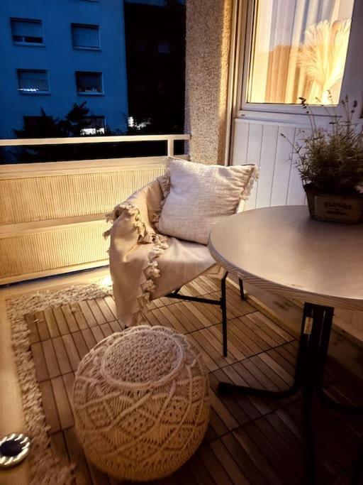 Stylish Studio Apartment With Beautiful Balcony Ingolstadt Exterior photo
